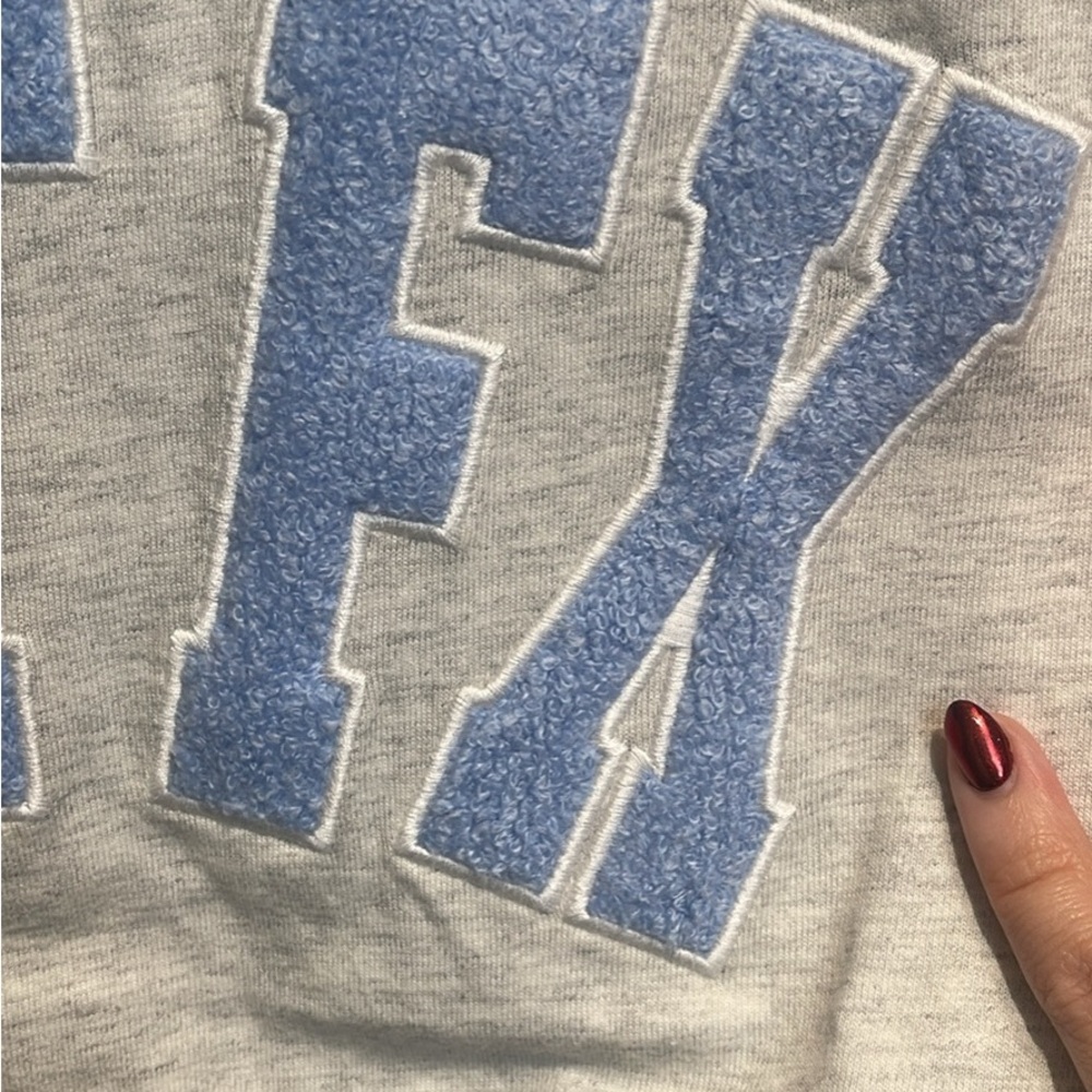 White Fox Oversized Tee. - Picture 4 of 4